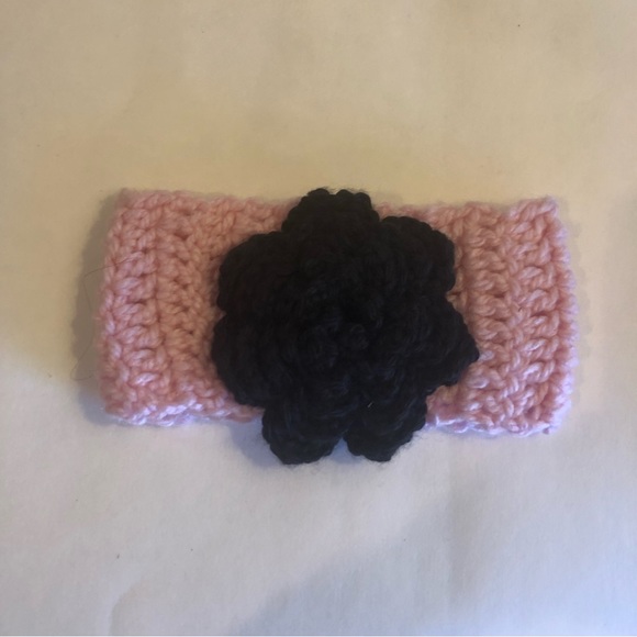 Girls Turban Earwamer Pink with a Black Flower Hand Crochet Size 3-6 Years - Picture 2 of 4